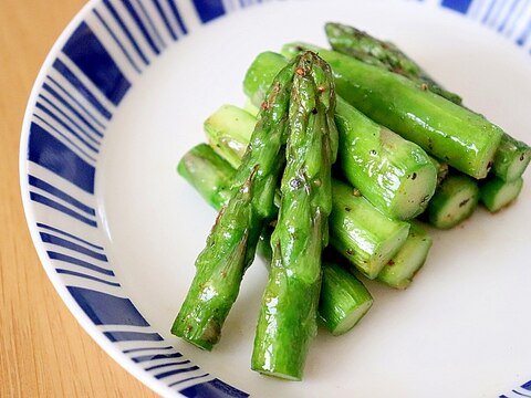 春の味覚をシンプルに【基本のアスパラバターソテー】